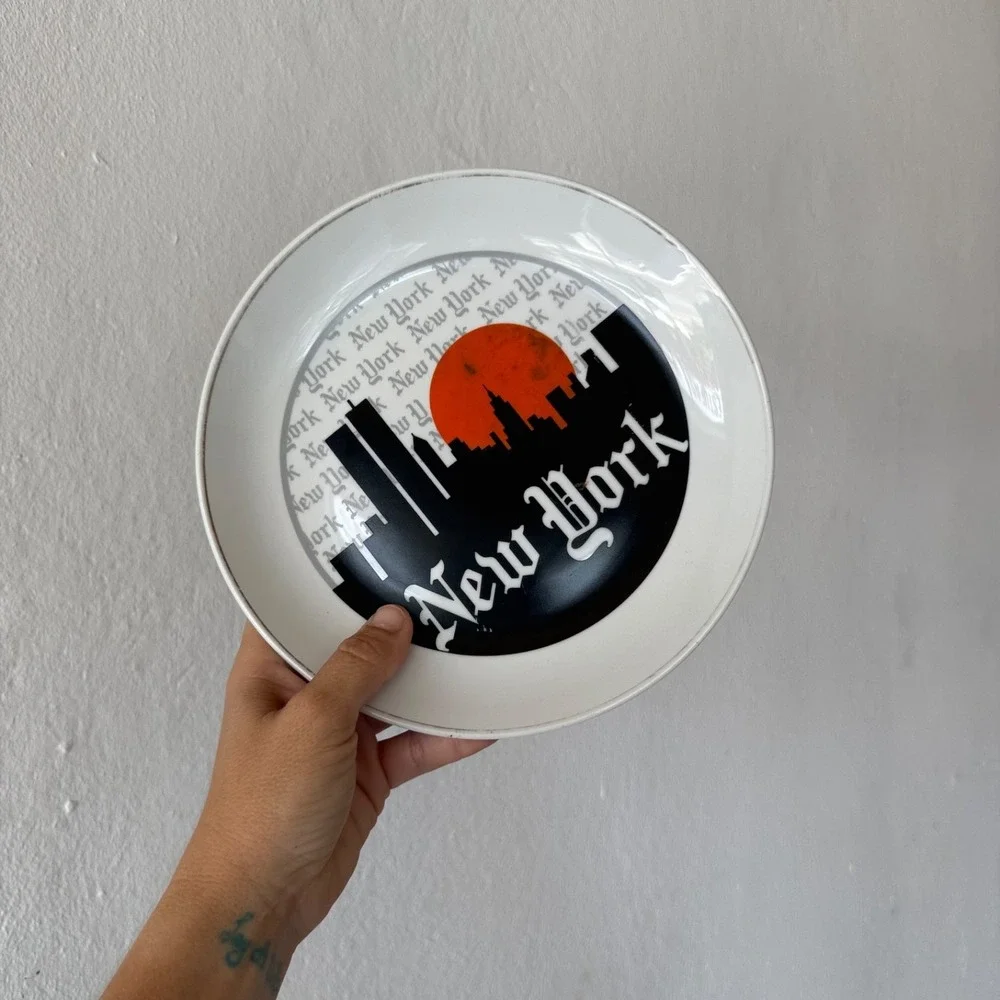 Vintage‎ New York Skyline Decorative Plate Twin Towers NYC Graphic Art